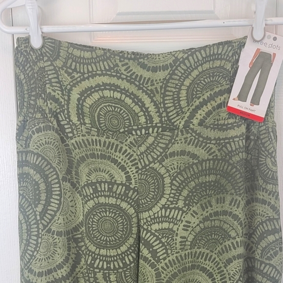 NWT ☆ Three Dots 'Woodland Mosaic' Green Pull-On Pants Medium - Picture 4 of 10